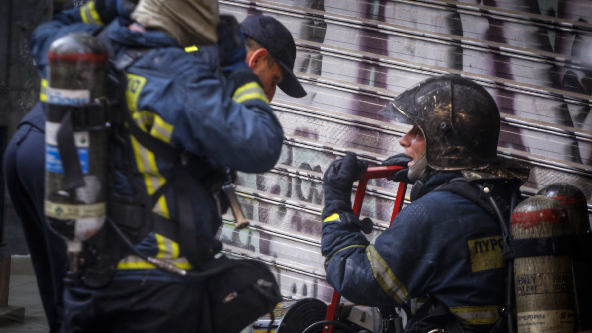 Φωτιά σε εργοστάσιο ανακύκλωσης στη Λάρισα