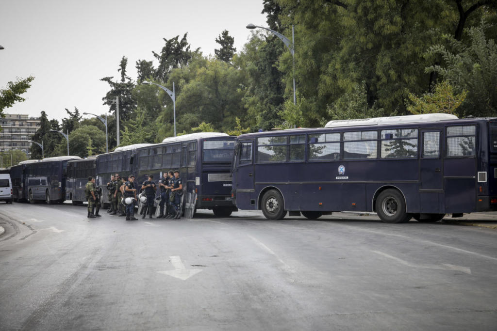 “Μπλόκο” της αστυνομίας στους οπαδούς του Άρη! Στο δρόμο για το ματς στα Γιάννινα