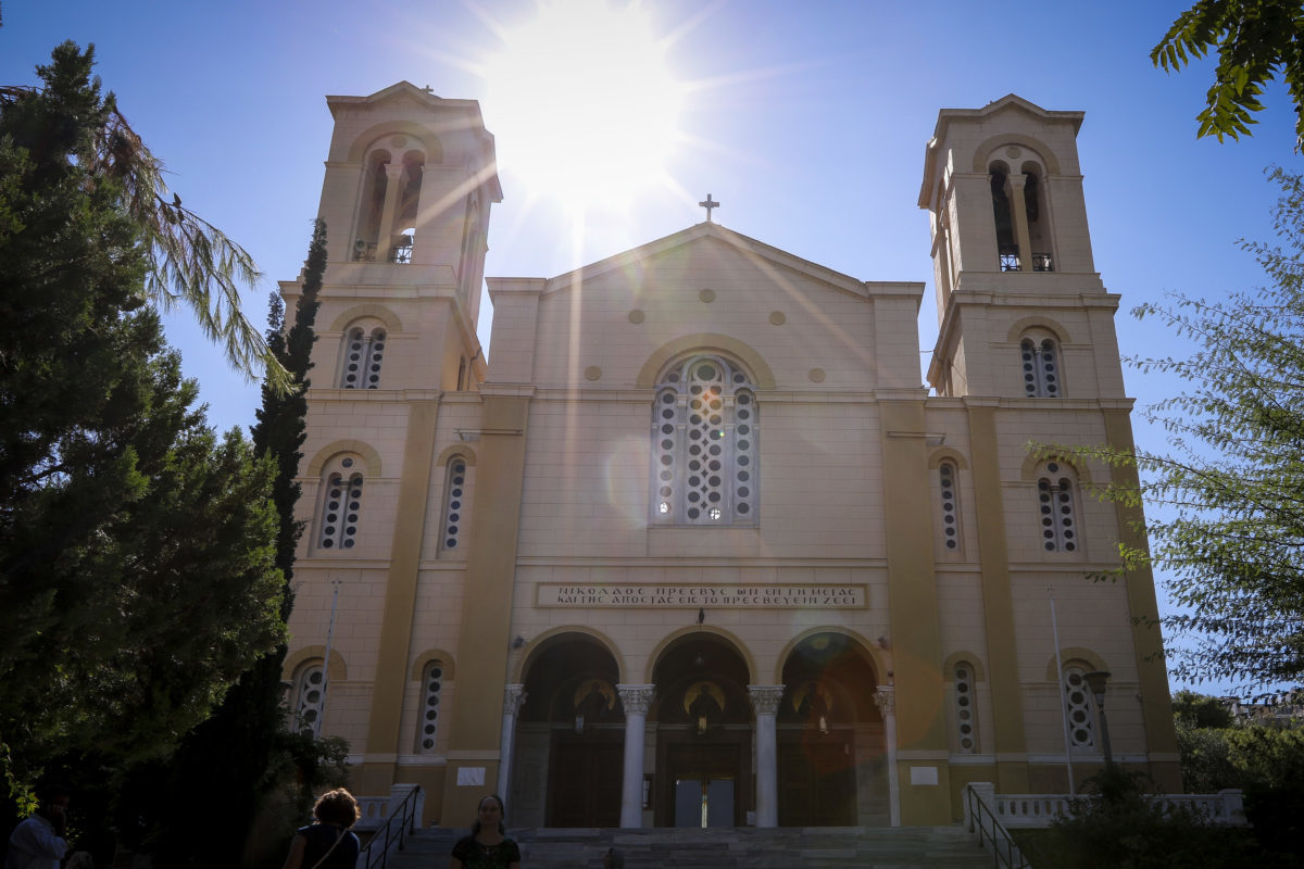 Ο Ρουβίκωνας πίσω από την εισβολή στον Ιερό Ναό Αγίου Νικολάου στο κέντρο της Αθήνας
