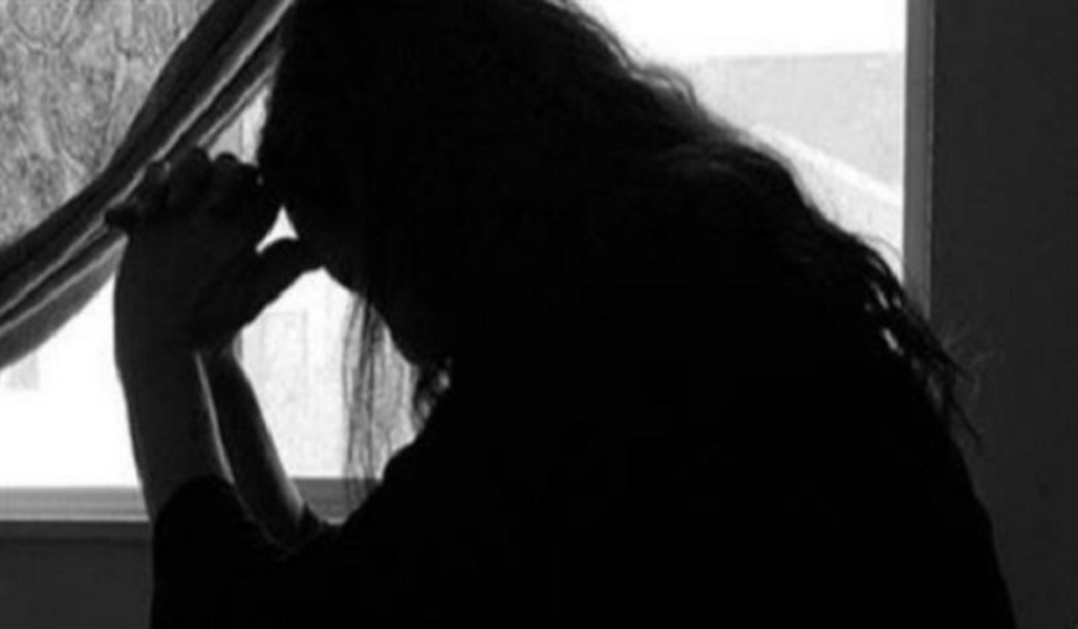 Το ροζ βίντεο με το τρίο «έκαψε» γυναίκα εκπαιδευτικό! Την εκβίαζαν για 7 ολόκληρα χρόνια