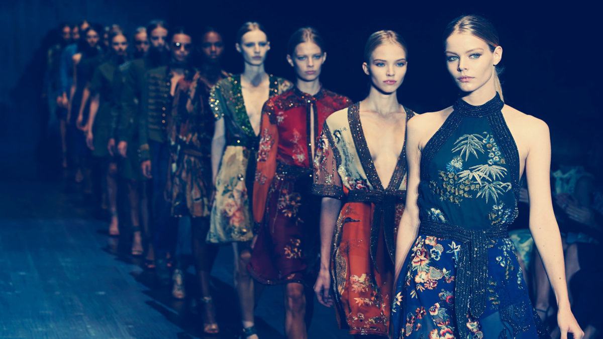 Ποια Ελληνίδα παρακολούθησε τη Fashion Week του Μιλάνου… απ’ έξω;