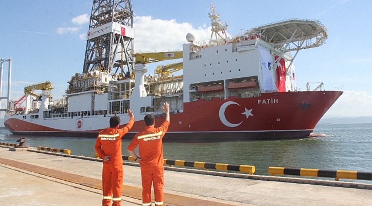 “Ξεδοντιάζεται” ο “Πορθητής” – Αποχωρούν οι Νορβηγοί επιστήμονες από το πλωτό γεωτρύπανο της Άγκυρας