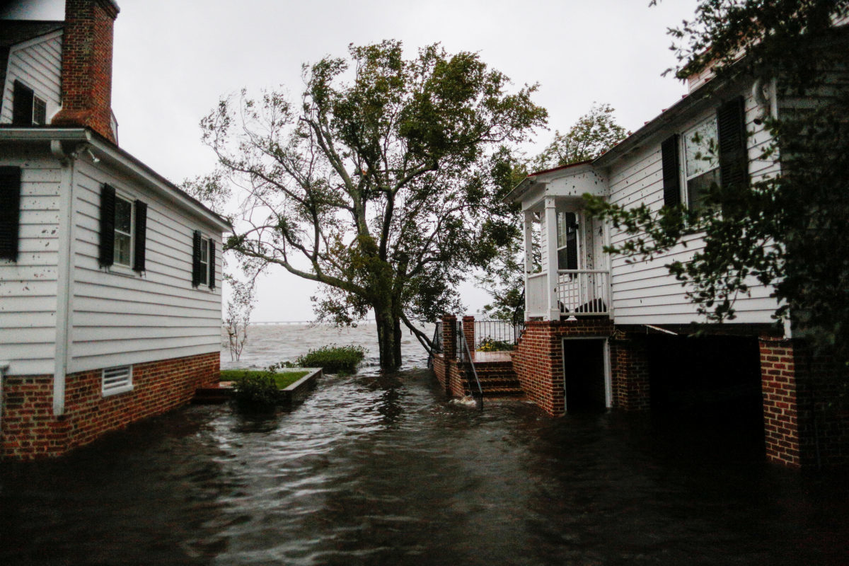 Βόρεια Καρολίνα: Τρομακτικές προβλέψεις για τον κυκλώνα Φλορενς – “Θα ξεχειλίσουν όλα τα ποτάμια, κανείς είναι ασφαλής” – video