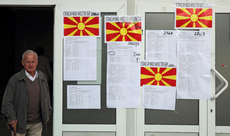 Δημοψήφισμα ΠΓΔΜ: Καταγγελίες του VMRO για εξαναγκασμό πολιτών να ψηφίσουν - Τι απαντούν οι Σοσιαλδημοκράτες - video