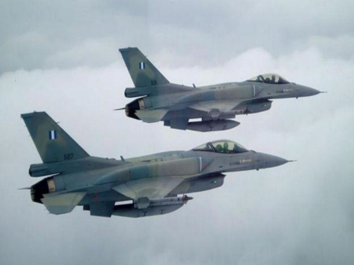 Το μοναδικό υπερθέαμα από ένα «γεράκι» της Πολεμικής Αεροπορίας! video