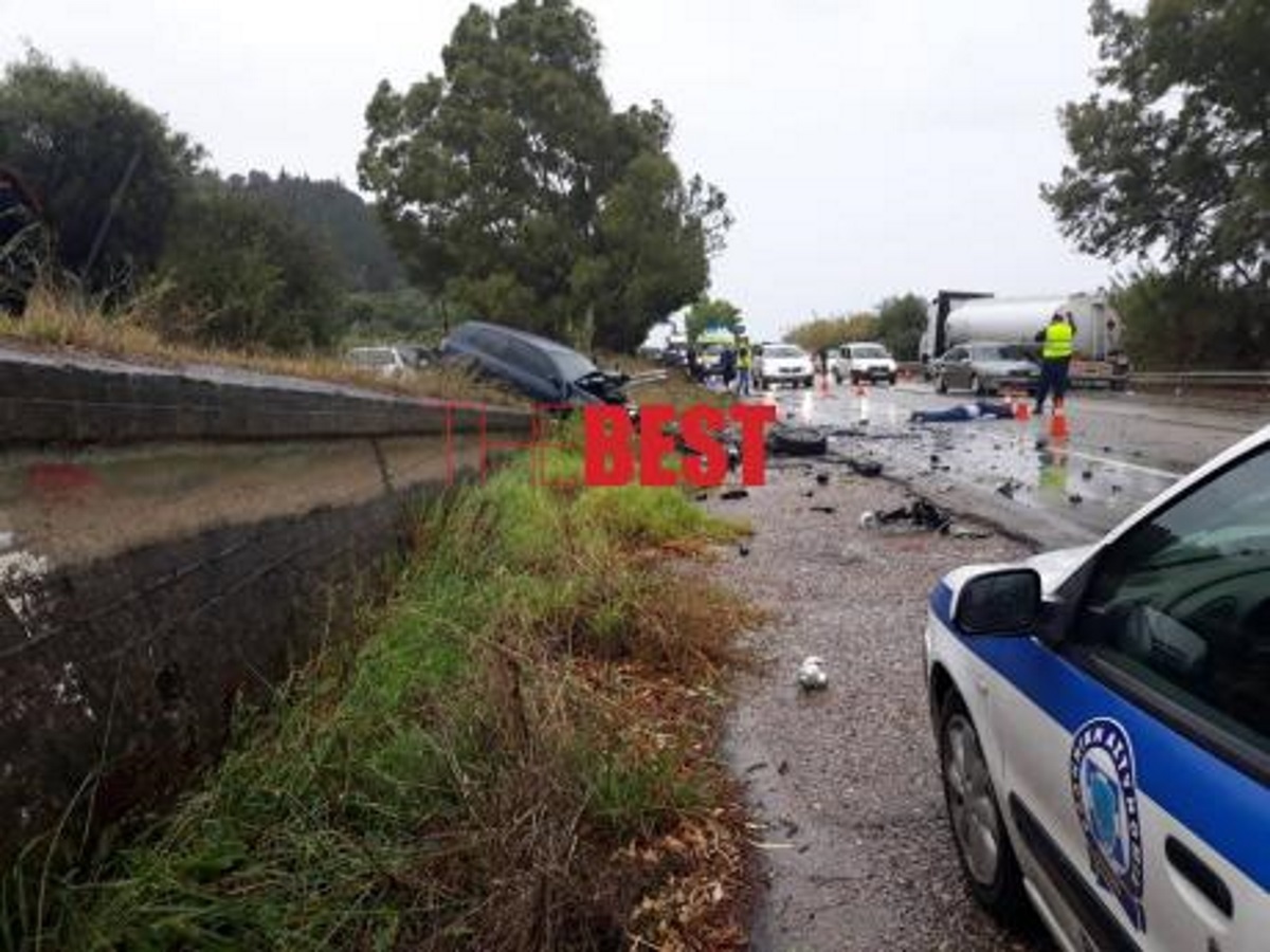 Τροχαίο Εθνική Οδός: Φονική καραμπόλα στην Πατρών – Πύργου με δύο νεκρούς [pics]