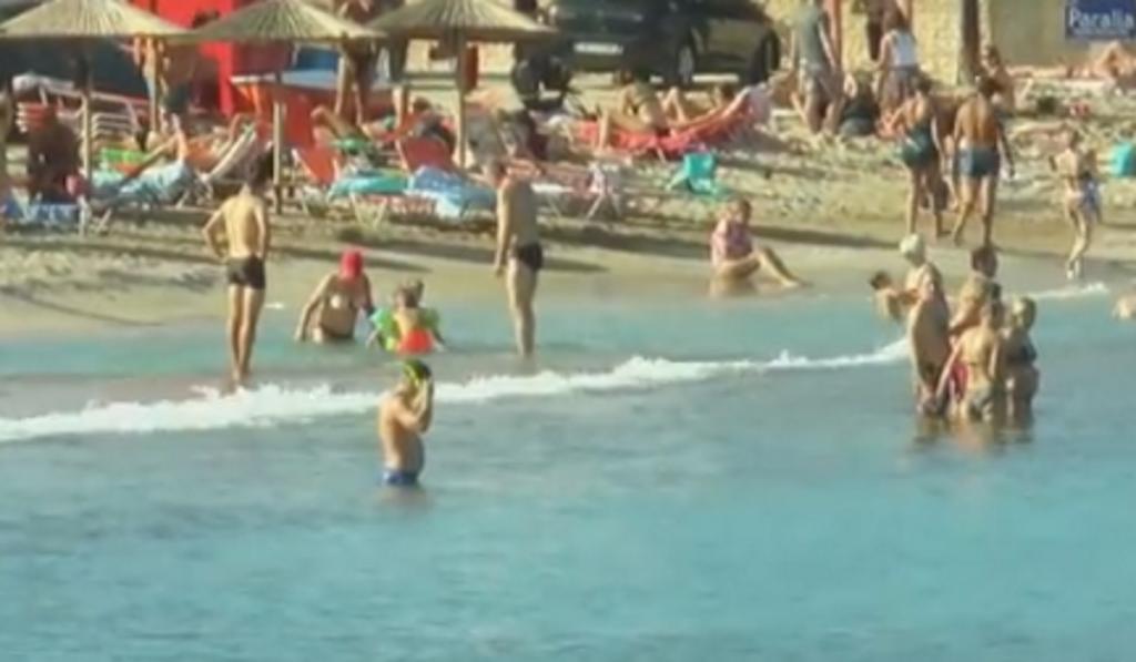 Κρήτη: Ο μεσογειακός κυκλώνας δεν έφτασε ποτέ – Βουτιές και ηλιοθεραπεία στην Αγία Πελαγία – video