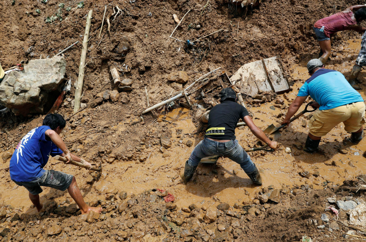 Φιλιππίνες: Ξεθάβονται διαρκώς πτώματα από τους τόνους λάσπης – 65 οι νεκροί από τον υπερτυφώνα Μανγκούτ