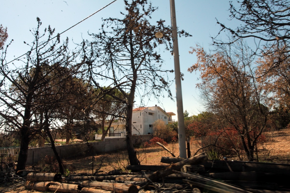 Στάχτες κι αποκαΐδια στο Μάτι…