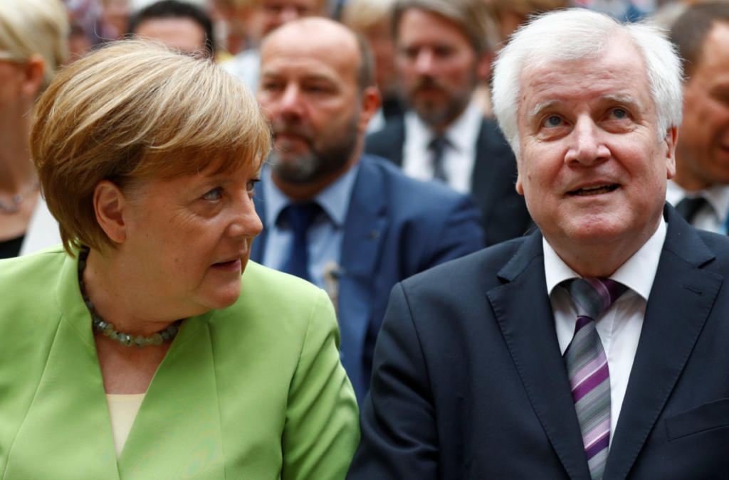 Γερμανία: Αποχώρησε από την ηγεσία του CSU ο Χορστ Ζεεχόφερ