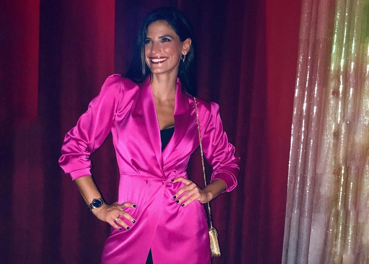 Χριστίνα Μπόμπα: Η εντυπωσιακή της εμφάνιση στα ροζ στο bachelorette της στην Ίμπιζα! [pics,video]