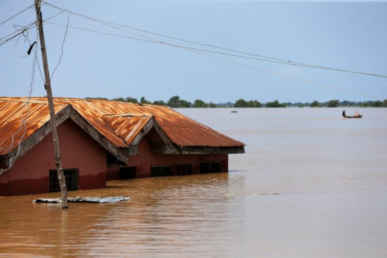 Νιγηρία: Τουλάχιστον 100 νεκροί από τις καταστροφικές πλημμύρες! Σπίτια κάτω από το νερό! [pics]
