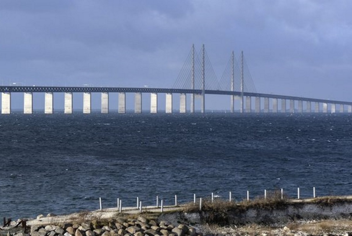 Η γέφυρα που μετατρέπεται σε τούνελ και συνδέει την Δανία με την Σουηδία