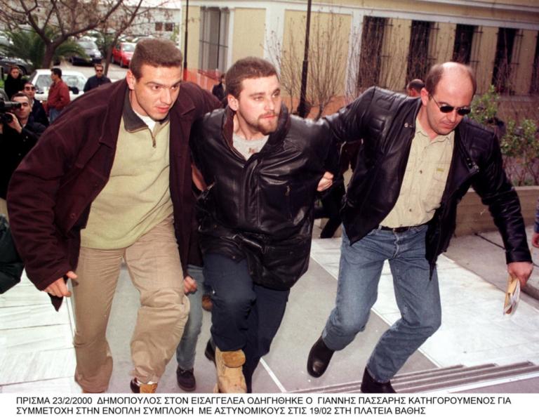 Κώστας Πάσσαρης: Πάλι αναβολή στη δίκη για το μακελειό του 2001 στο Γενικό Κρατικό - Οργή των συγγενών των θυμάτων