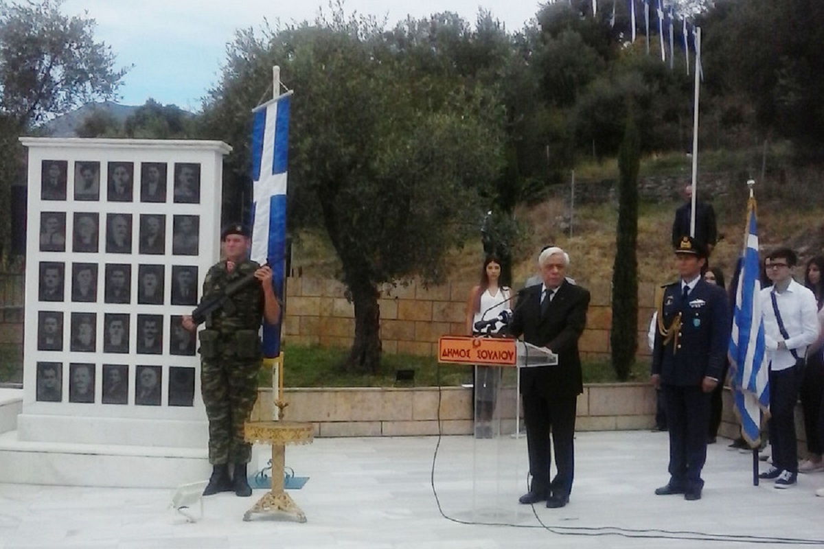 Παυλόπουλος: Αυστηρή προειδοποίηση σε Αλβανία για τους Τσάμηδες