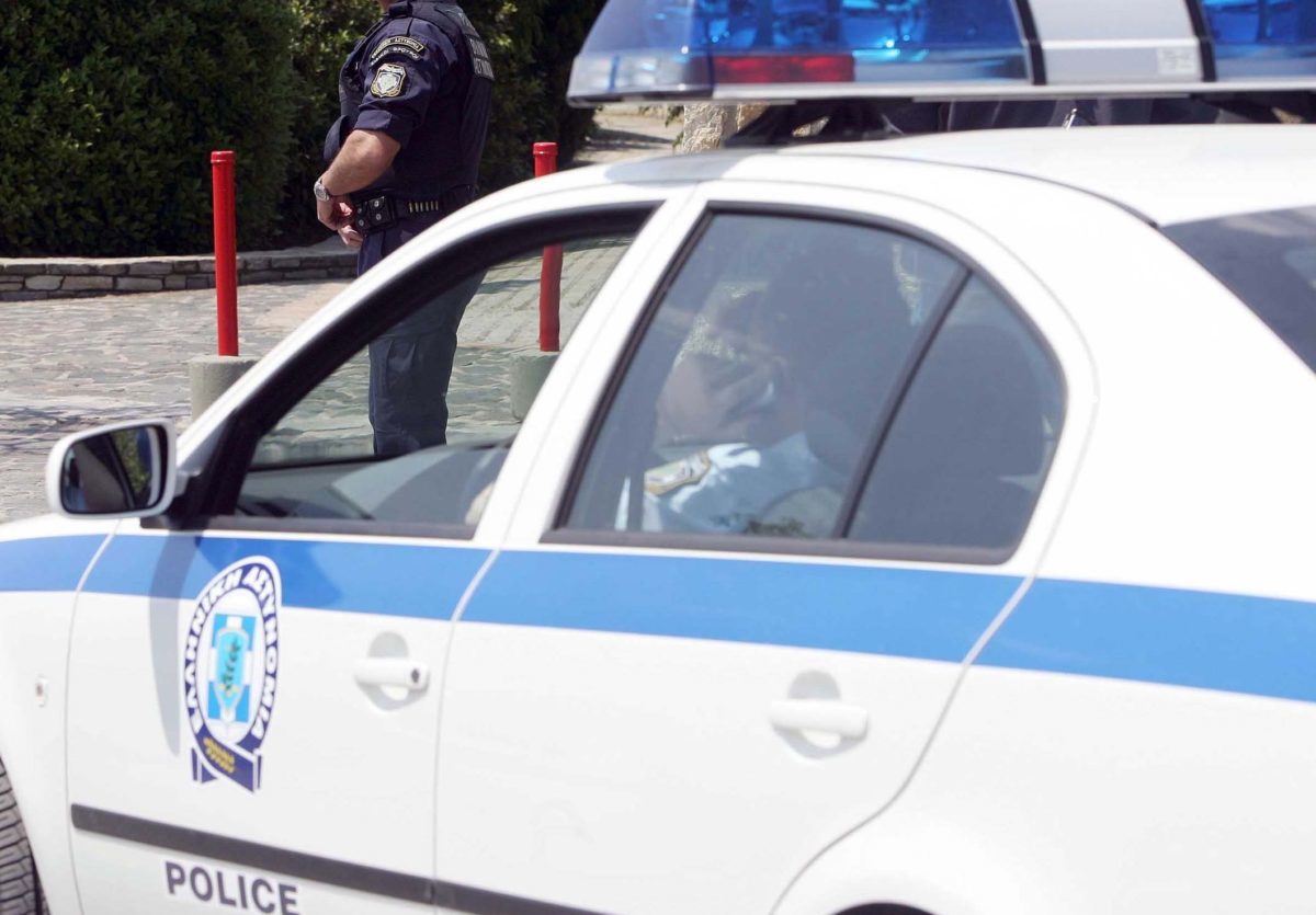 Γιάννενα: Άνοιξε τρία παρκαρισμένα αυτοκίνητα αλλά ατύχησε – Στα χέρια της αστυνομίας μετά τα χτυπήματα!