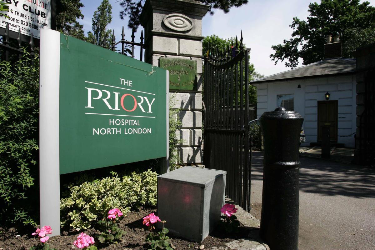 Σε κλινική αποκατάστασης πασίγνωστη τηλεπερσόνα!