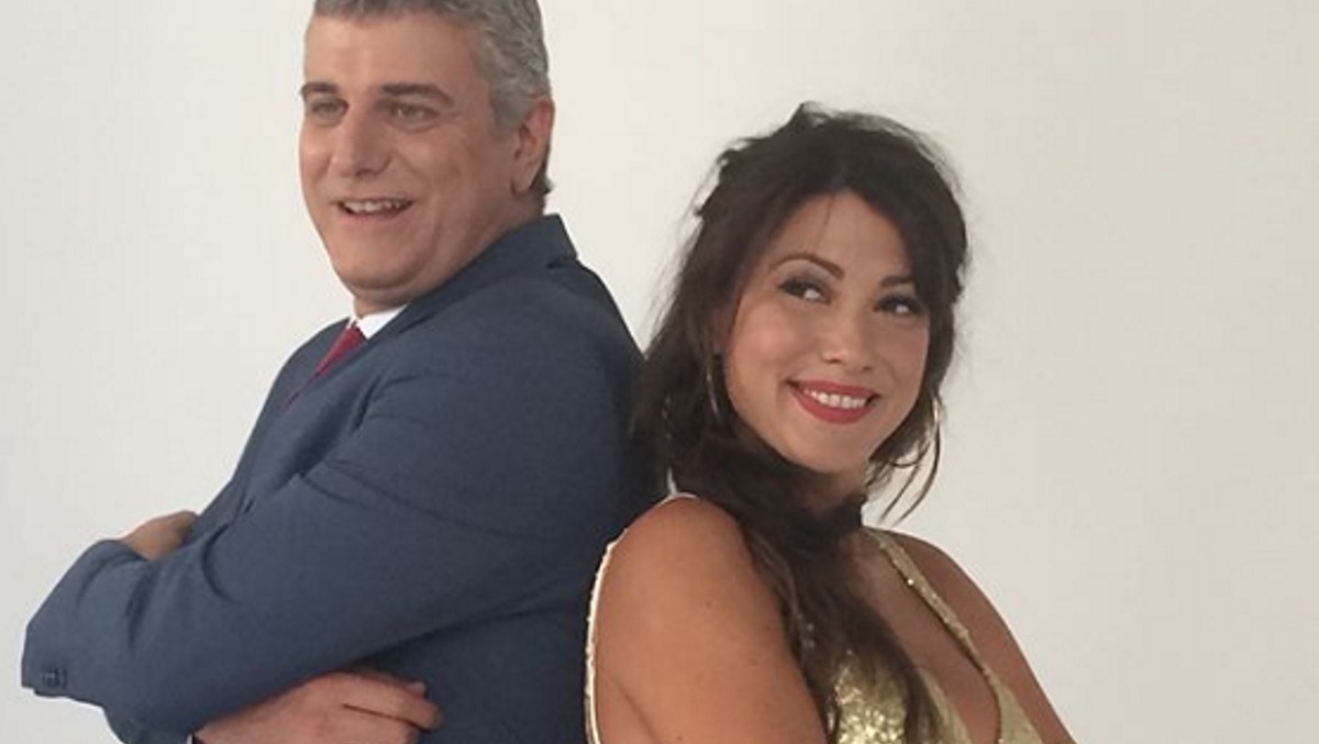 Μην αρχίζεις τη μουρμούρα: Έτσι μπαίνει η σέξι Κλέλια Ρένεση στη ζωή του Ηλία! Βίντεο!