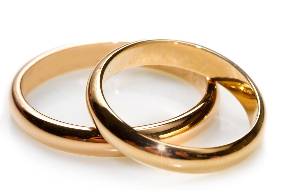 «Παντρεύτηκα στα 25! Κουμπάρος ήταν ο Διονύσης Σχοινάς, αλλά δεν ήρθε ποτέ στο γάμο! Όταν χώρισα μου είπε…»