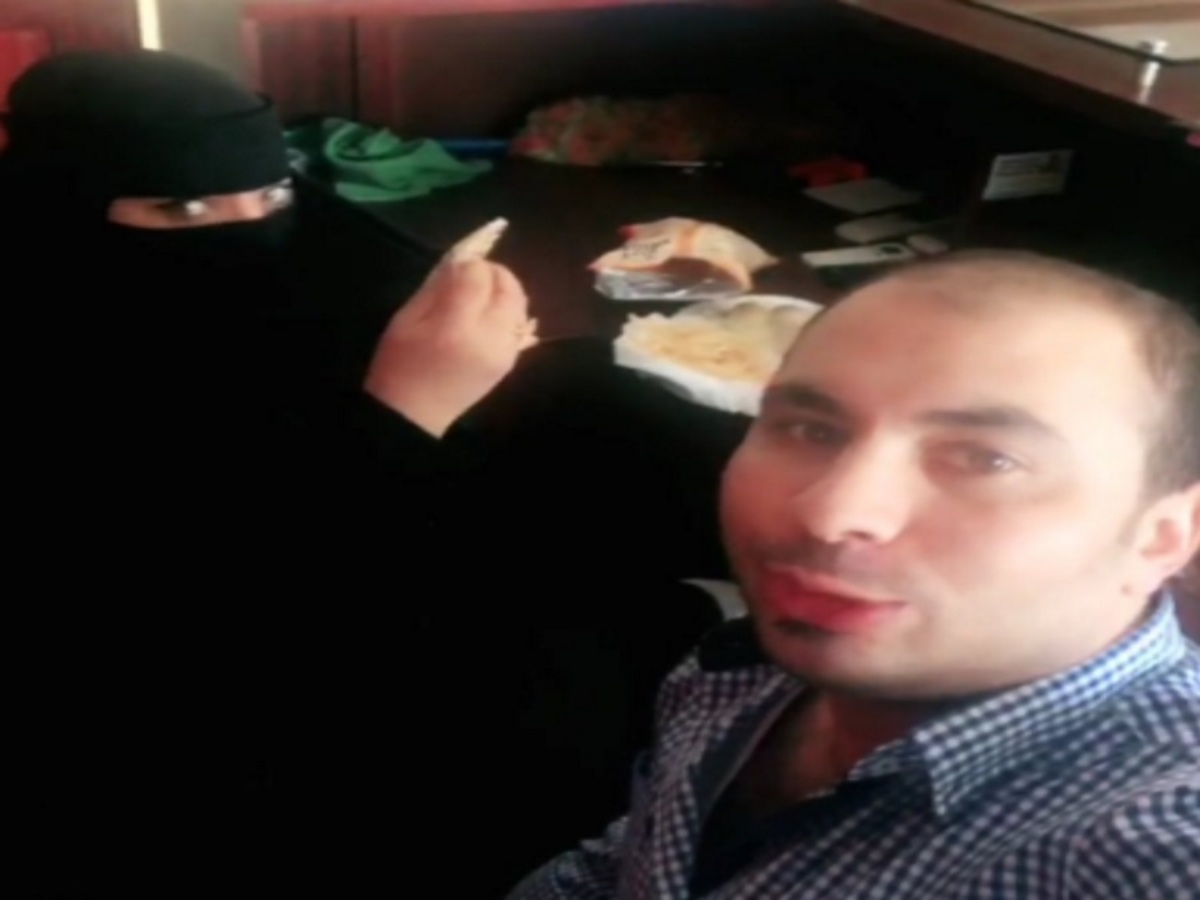 Σαουδική Αραβία: Τον συνέλαβαν επειδή έφαγε πρωινό με μια συνάδελφό του!