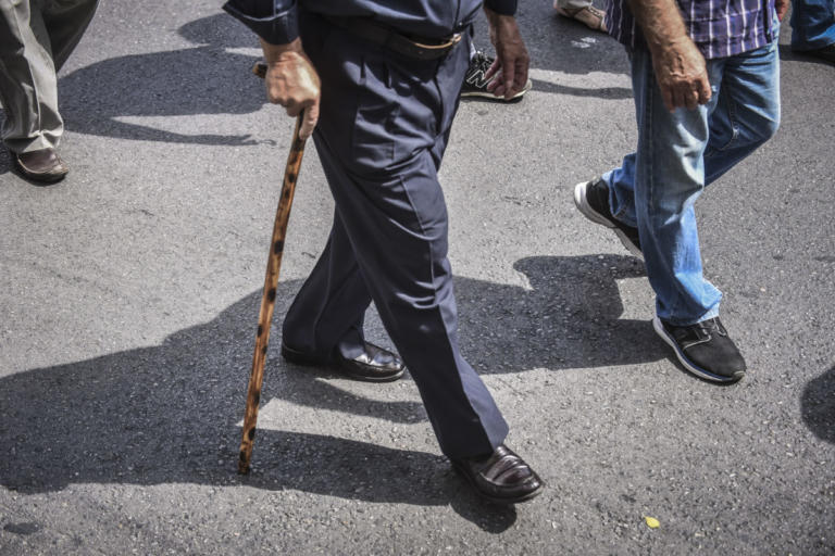 “Καμία αύξηση ορίων ηλικίας συνταξιοδότησης” ξεκαθαρίζει το υπουργείο Εργασίας