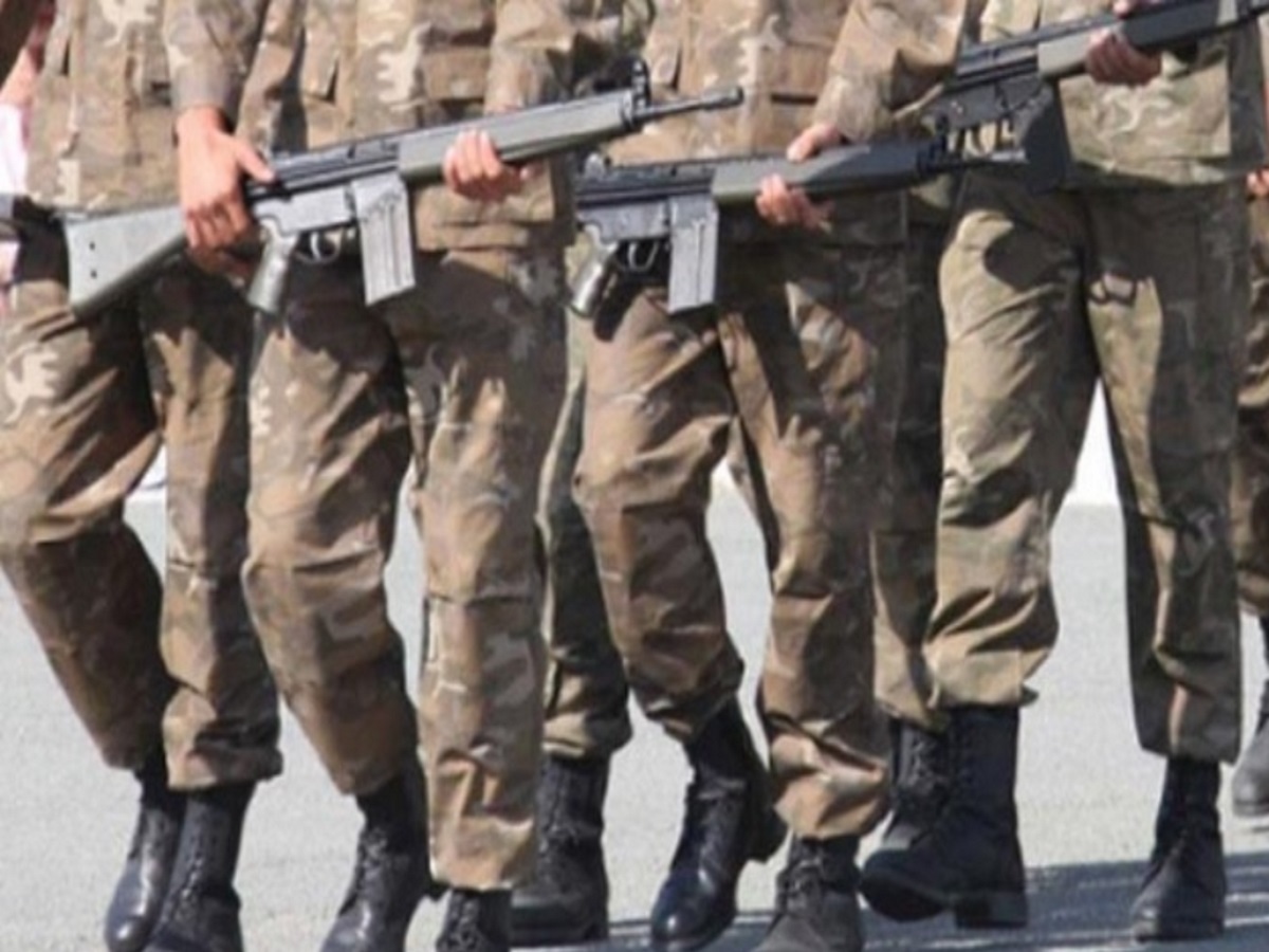 Κατεδαφίζεται! Μπαίνουν οι μπουλντόζες σε τρία στρατόπεδα