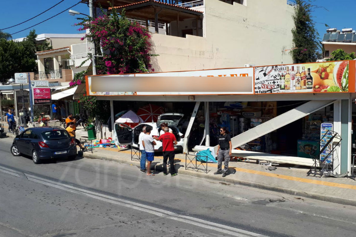 Χανιά: “Μπούκαραν” σε μίνι μάρκετ μαζί… με το αυτοκίνητο [pics]