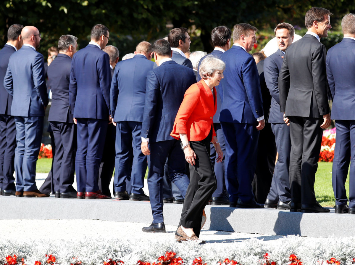 Τερέζα Μέι: Μόνη της και όλοι τους! “Φιάσκο” η άτυπη συμφωνία Κορυφής – video