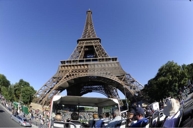 Παρίσι: Κατάσχεση είκοσι τόνων… Πύργων του Άιφελ!