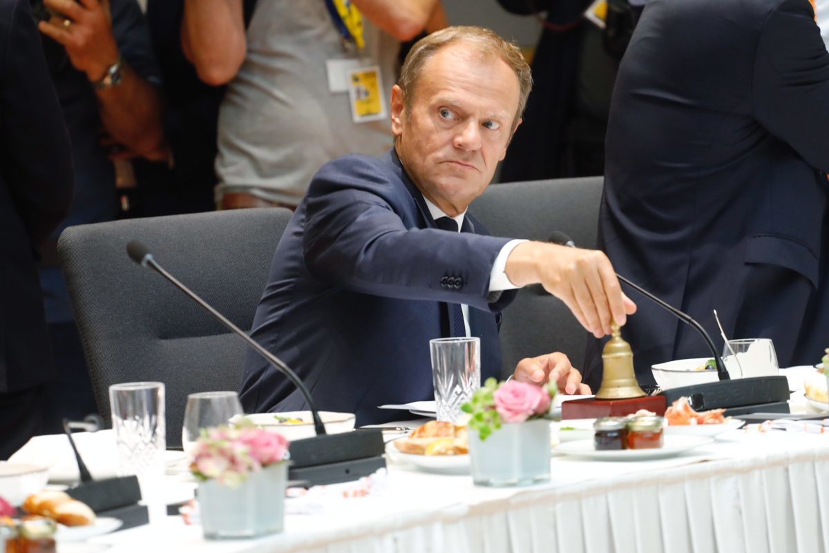 Έκτακτη σύνοδο κορυφής της ΕΕ για το Brexit ζητά ο Τουσκ