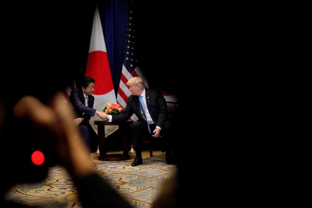 Ο Τραμπ ανακοινώνει την έναρξη των εμπορικών διαπραγματεύσεων με την Ιαπωνία