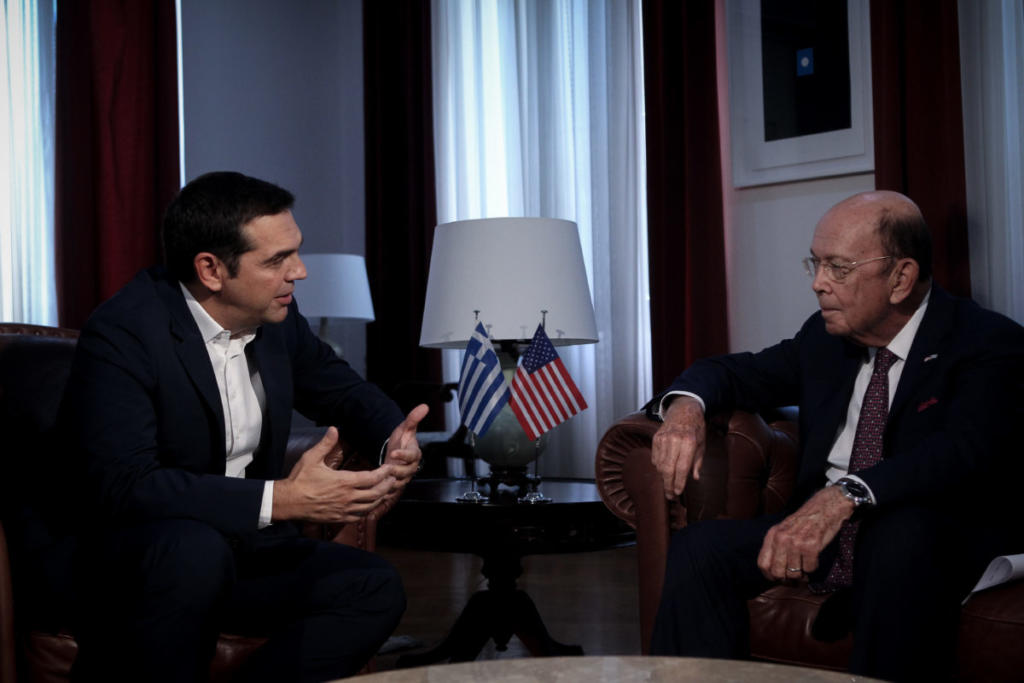 Συνάντηση Τσίπρα με τον Γουίλμπουρ Ρος – “Η Ελλάδα αφήνει πίσω της την κρίση” [pics]