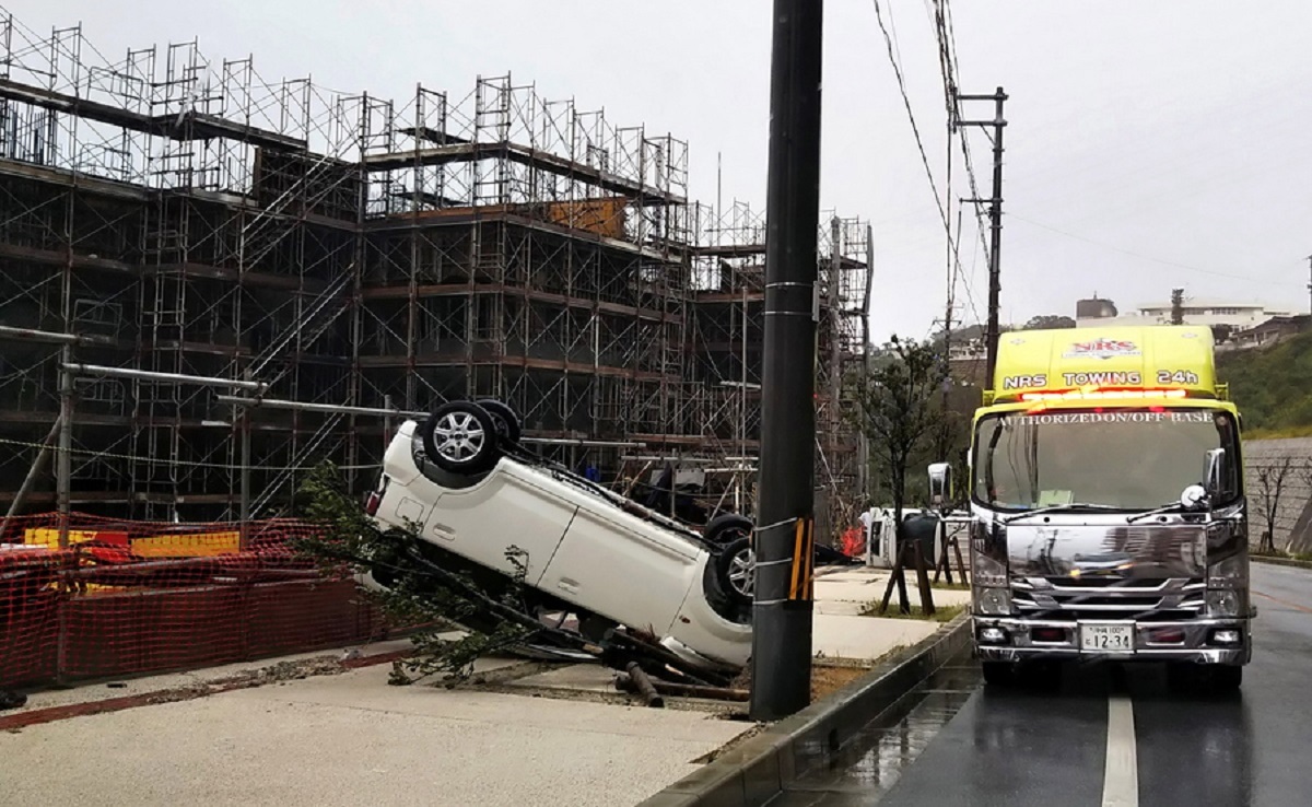 Σαρωτικός τυφώνας στην Ιαπωνία – Πάνω από 80 τραυματίες!