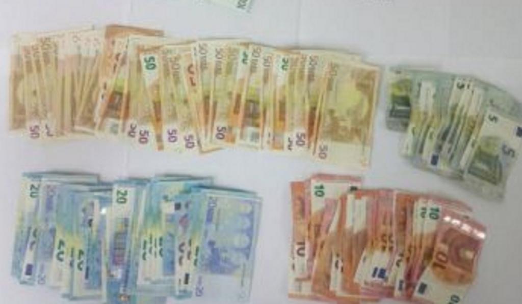 Δεκάδες χαρτονομίσματα σκορπίστηκαν στην Εθνική Οδό στο Αγρίνιο!
