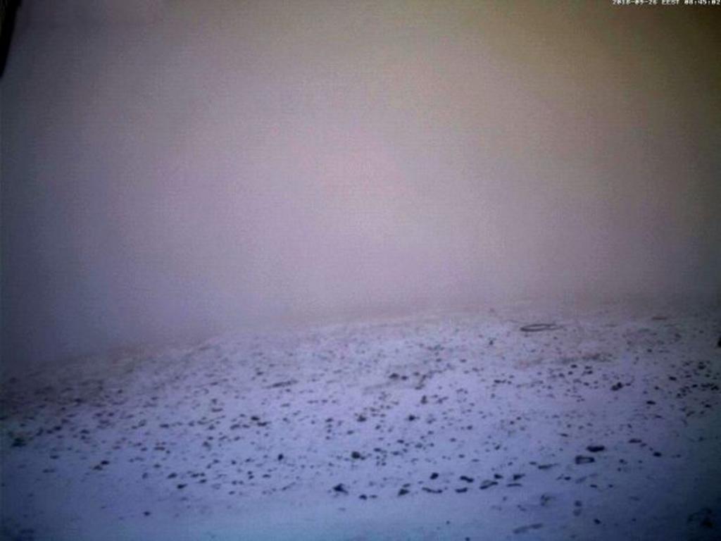Όλυμπος: Αυτά είναι τα πρώτα χιόνια της σεζόν – Το έστρωσε σε υψόμετρο 2.650 μέτρων – video