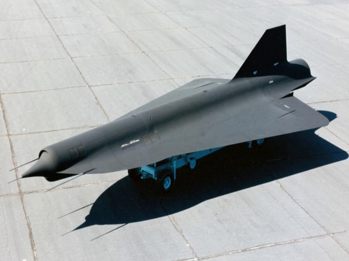 Aυτό είναι το πρώτο υπερηχητικό drone που αποκάλυψε τα κρυφά πυρηνικά της Κίνας! video