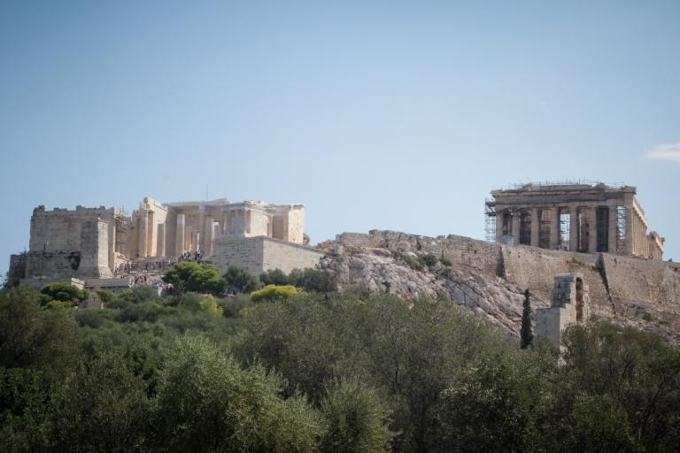 Λουκέτο στην Ακρόπολη και όλους τους αρχαιολογικούς χώρους της Ελλάδας