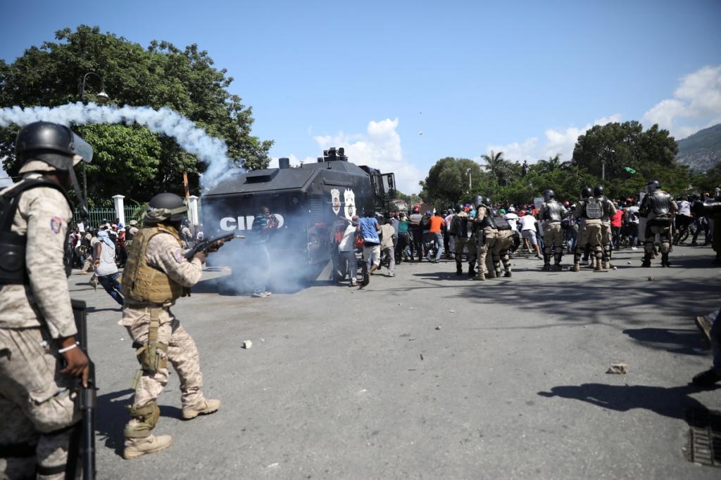 Αϊτή: Οι διαδηλώσεις βάφτηκαν με αίμα! Στους δρόμους κατά του προέδρου – 1 νεκρός, δεκάδες τραυματίες