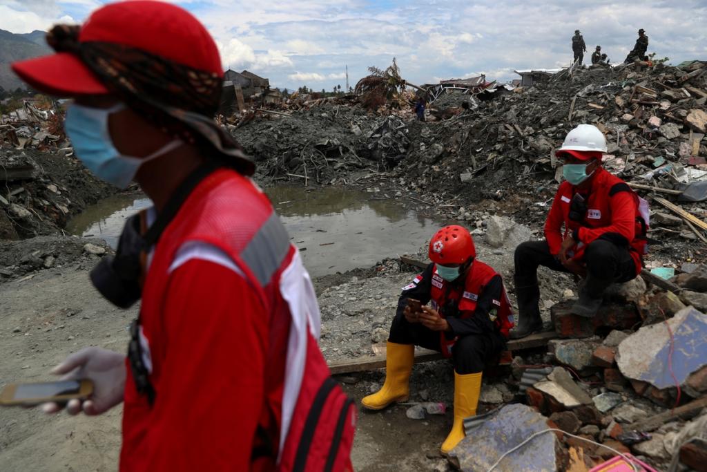 Σεισμός στην Ινδονησία: 2.000 νεκροί, 5.000 αγνοούμενοι