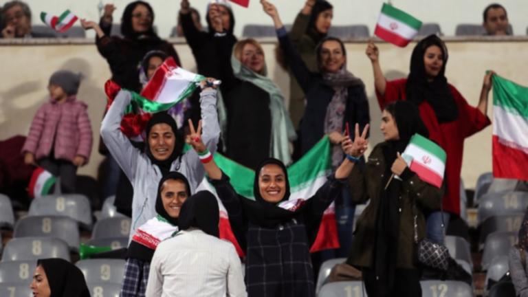 Ιστορικός αγώνας το Ιράν – Βολιβία! “Άνοιξαν” το γήπεδο για τις γυναίκες [pics]