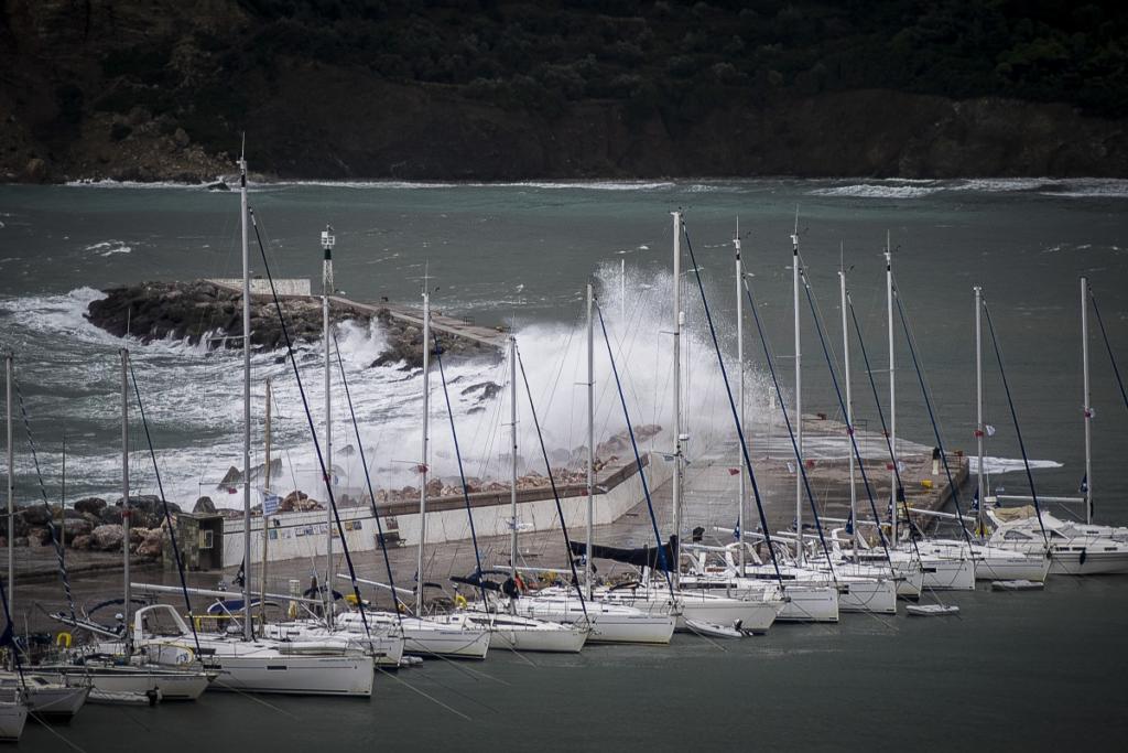 Καιρός: Φθινοπωρινή και βροχερή η Παρασκευή – Αναλυτική πρόγνωση