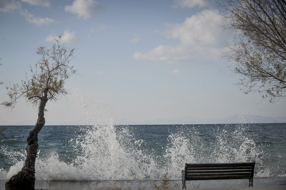 Καιρός: Πνιγηρό κοκτέιλ ζέστης και υγρασίας την Τετάρτη!