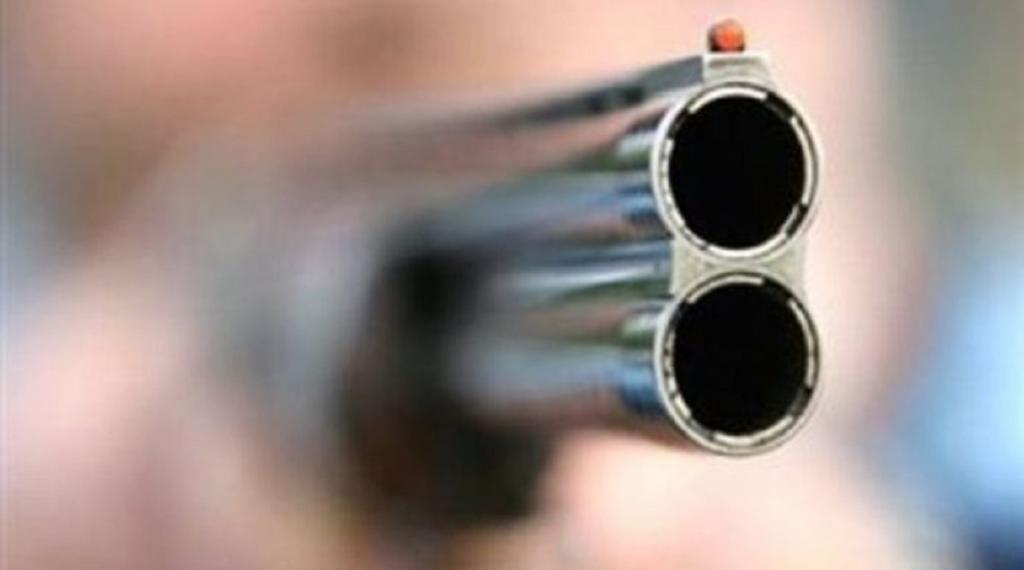 Απίστευτο! Σκότωσε τον ένα γιο του και κάνει μήνυση στο άλλο που προσπάθησε να τον σταματήσει!