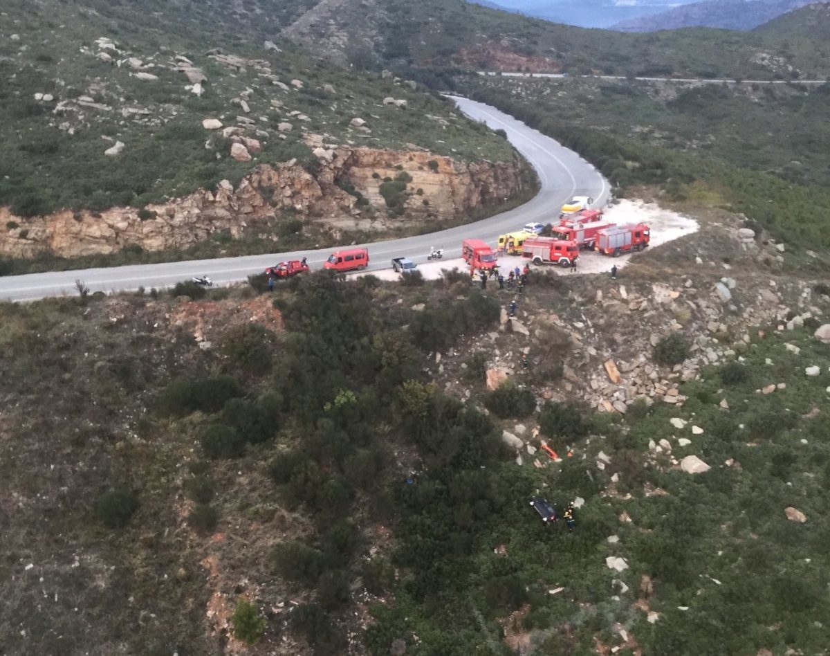 Πεντέλη: Ξέχασε να σηκώσει χειρόφρενο κι έπεσε στο γκρεμό με αποτέλεσμα να τραυματιστεί!