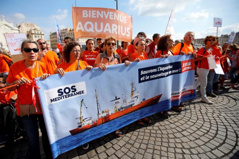 Τεράστια συγκίνηση! Μεγάλες “πορτοκαλί” διαδηλώσεις στην Ευρώπη!