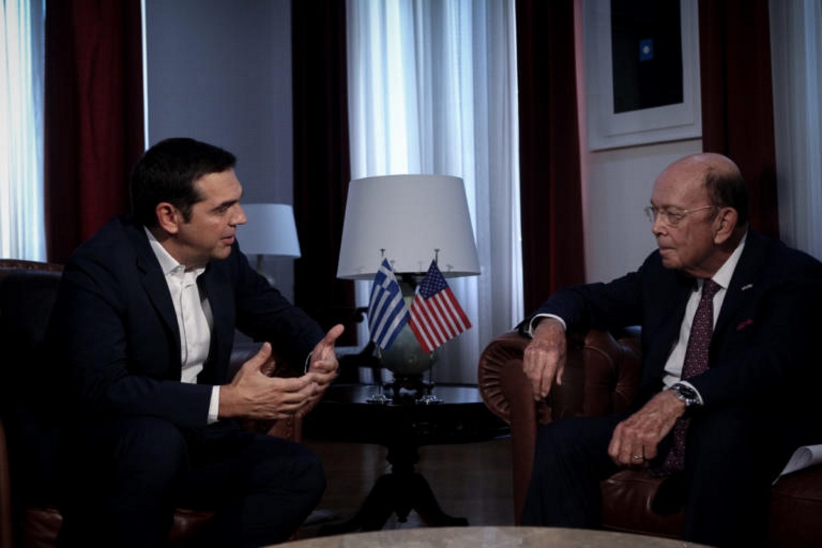 Επενδύσεις στην Ελλάδα συζήτησε στο τηλέφωνο ο Αλέξης Τσίπρας με υπουργό του Τραμπ