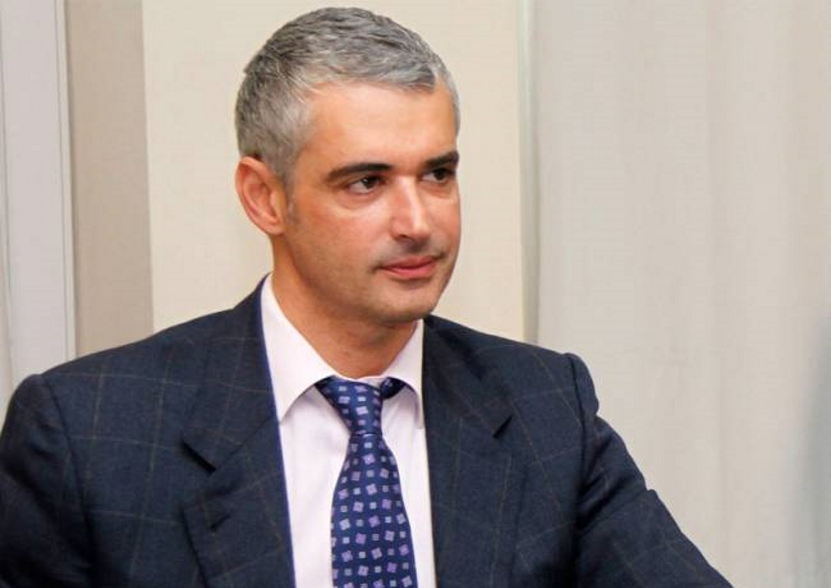 Άρης Σπηλιωτόπουλος: Έχει γίνει κολλητός με τον Τόνυ Σφήνο λόγω της συντρόφου του
