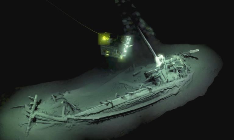 Η Μαύρη Θάλασσα έκρυβε ένα σπουδαίο μυστικό! Βρήκαν άθικτο ναυάγιο 2.400 ετών! Μοιάζει με το "καράβι του Οδυσσέα" [pics, vid]