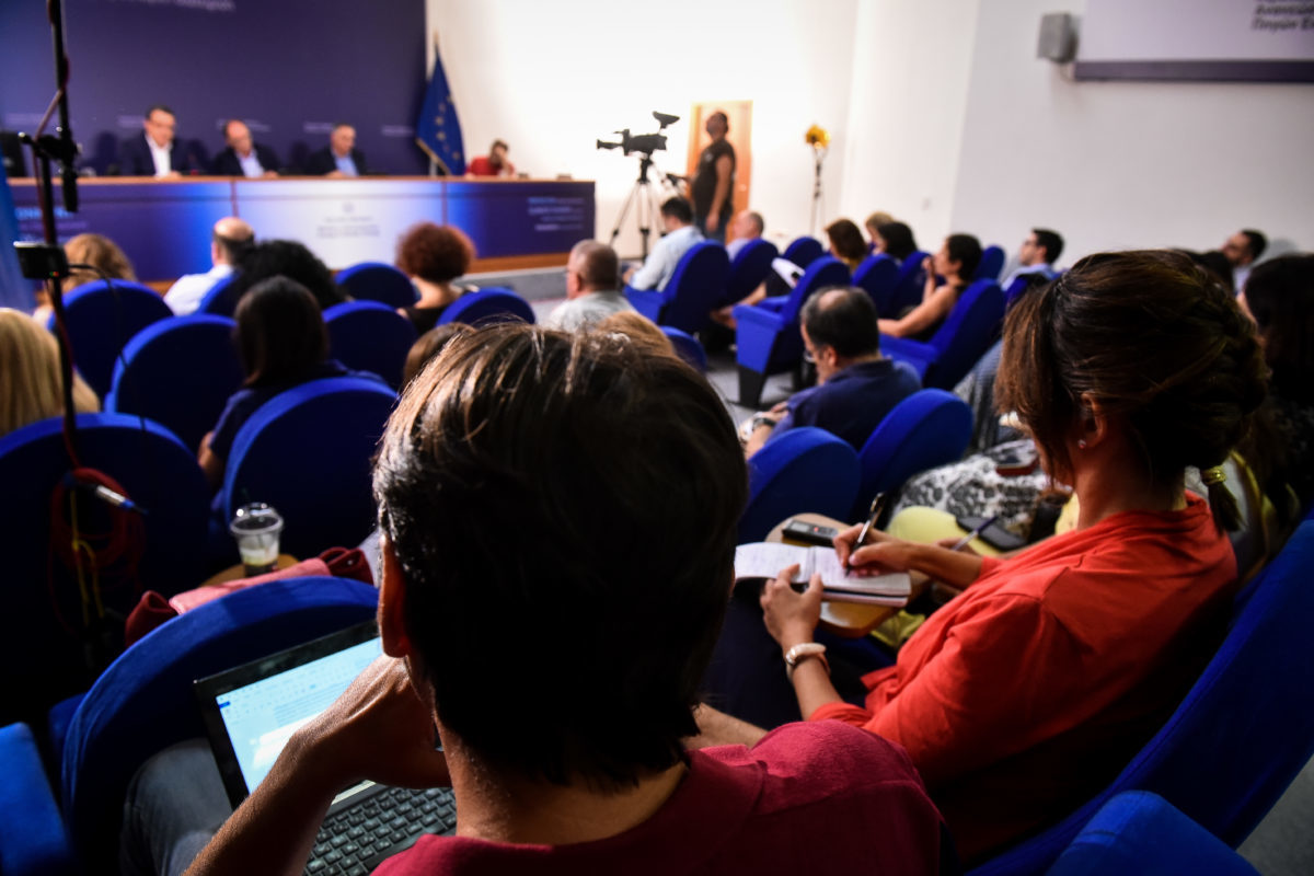 Παρέμβαση της Ξένης Δημητρίου για τις επιθέσεις κατά δημοσιογράφων