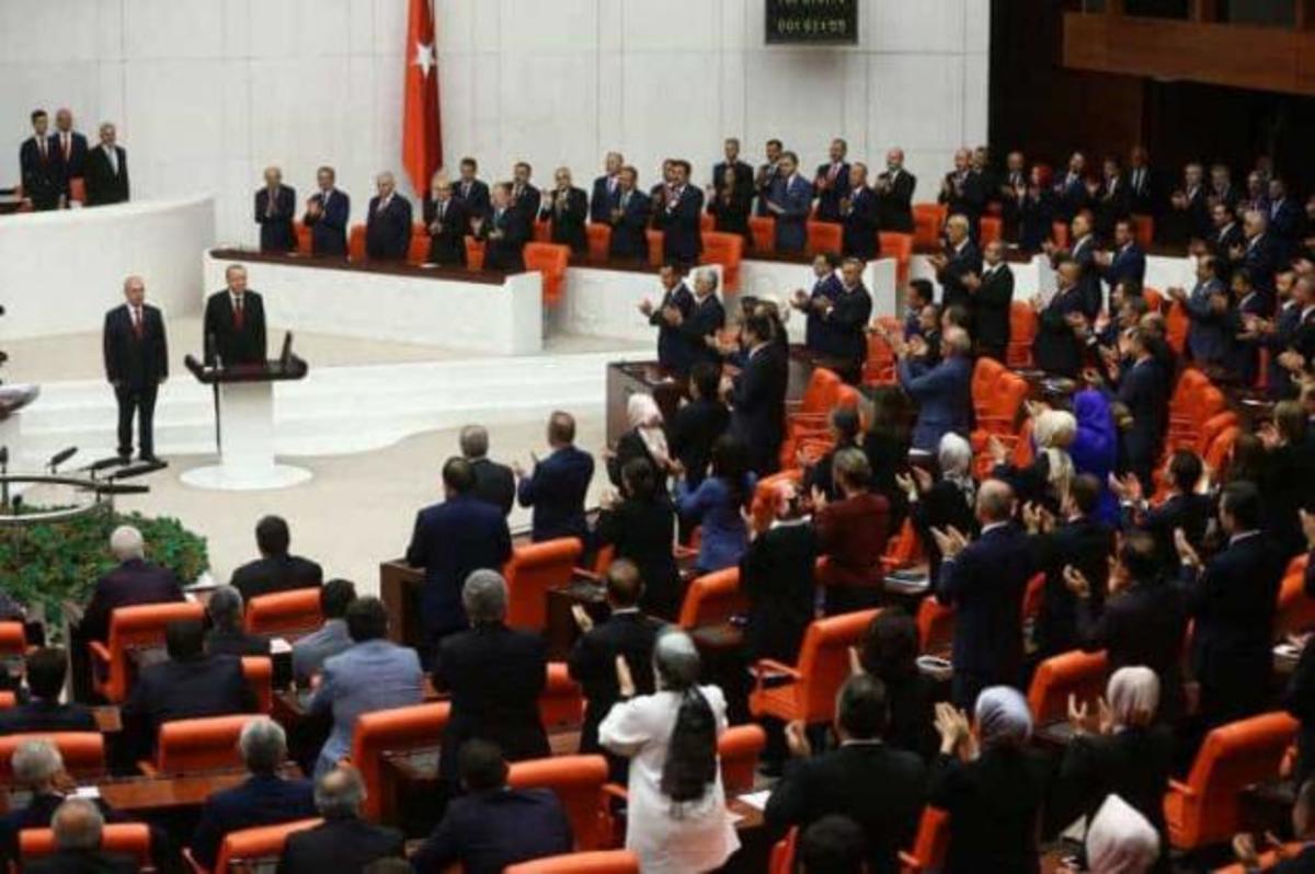 Το βιολί του ο Ερντογάν! Νέες διώξεις κατά βουλευτών της αντιπολίτευσης